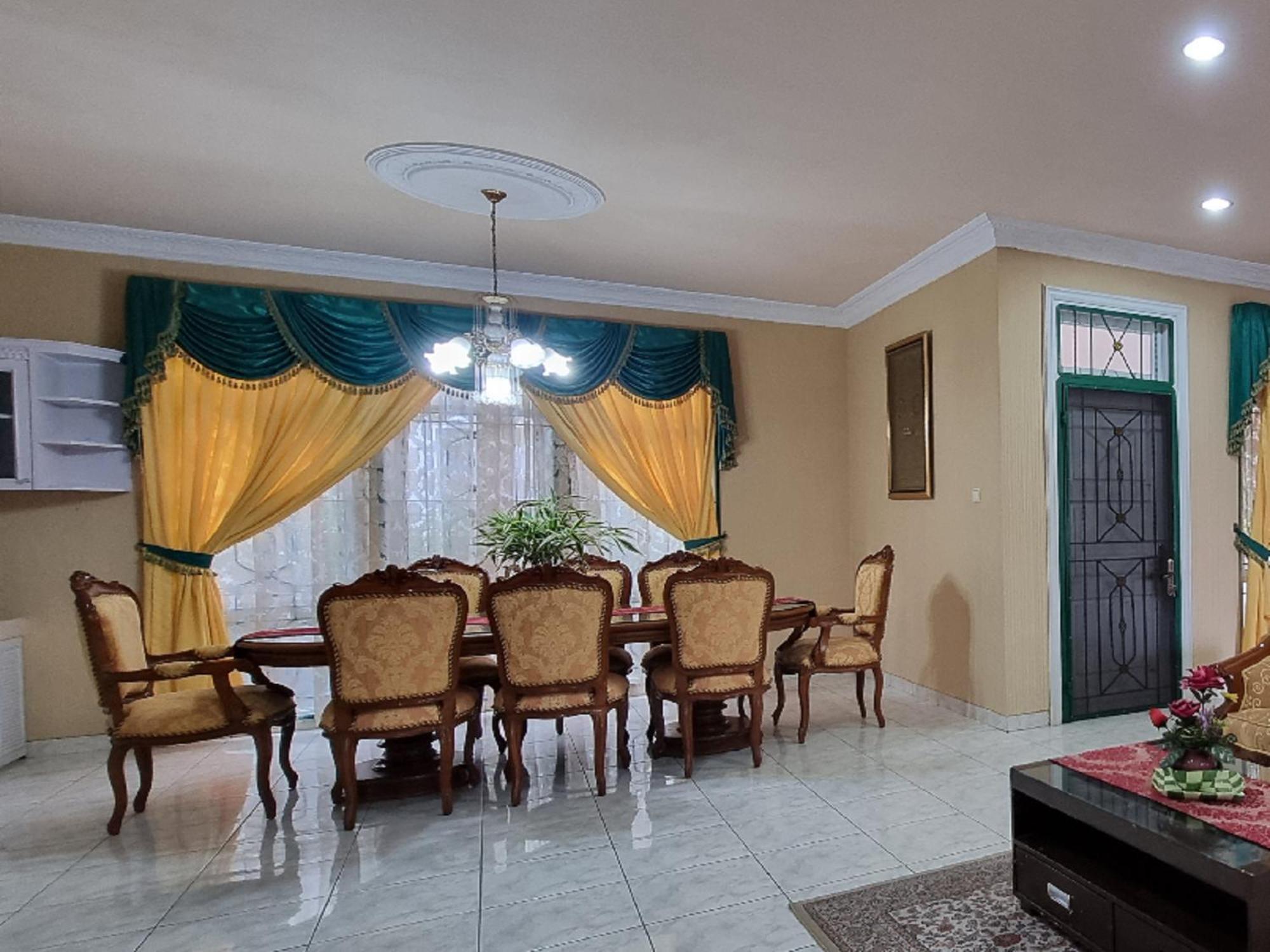 Villa Kota Bunga By Akuvila
